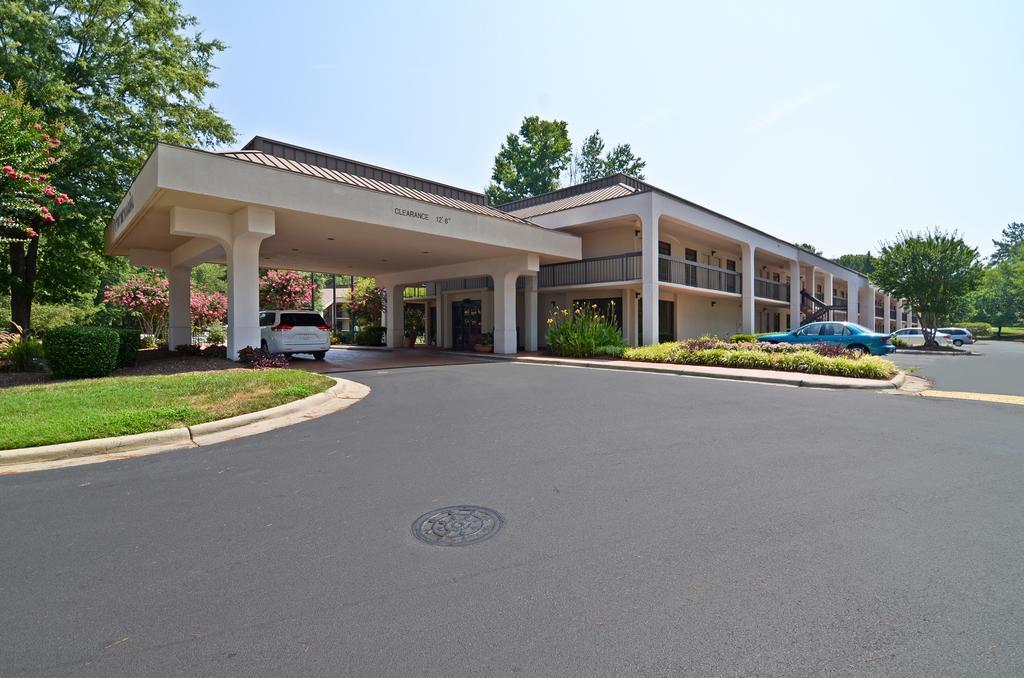 Hampton Inn Чапел Хилл Экстерьер фото