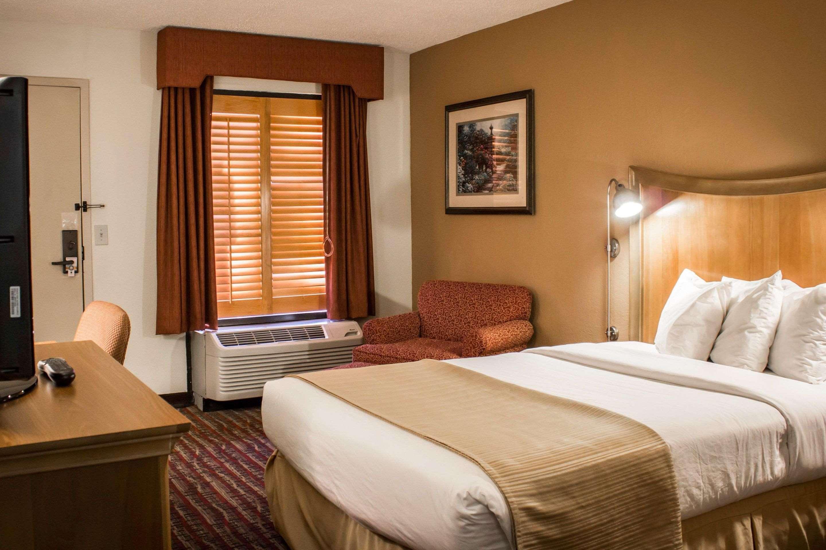 Hampton Inn Чапел Хилл Экстерьер фото