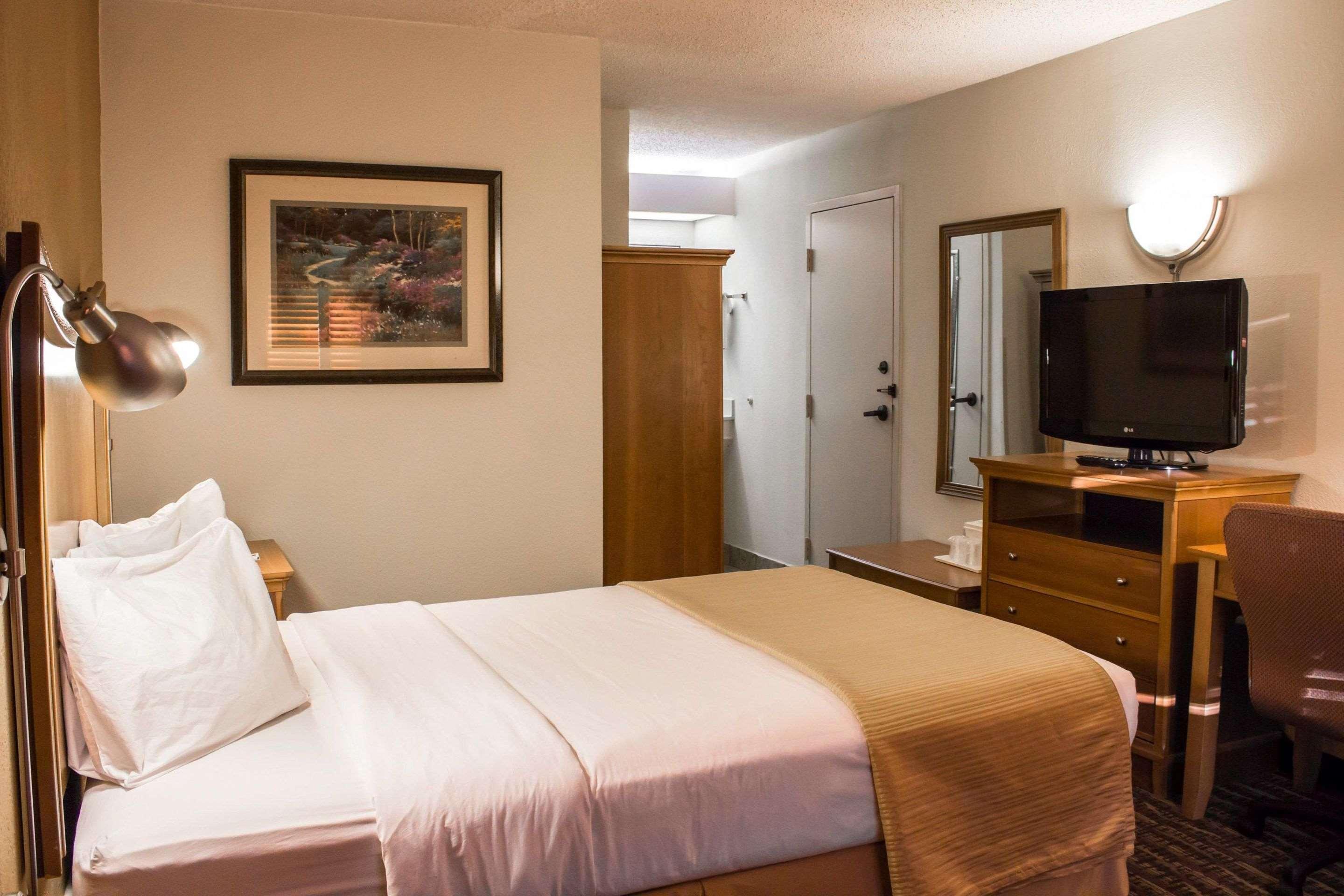 Hampton Inn Чапел Хилл Экстерьер фото